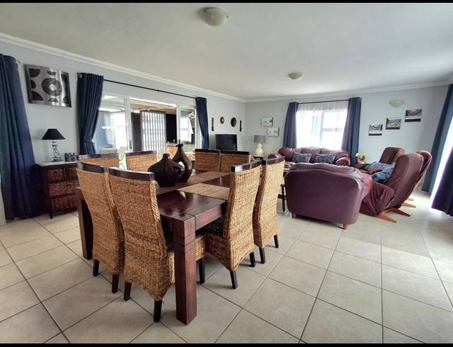 3 BEDROOM HOUSE FOR SALE IN GOLDEN MILE